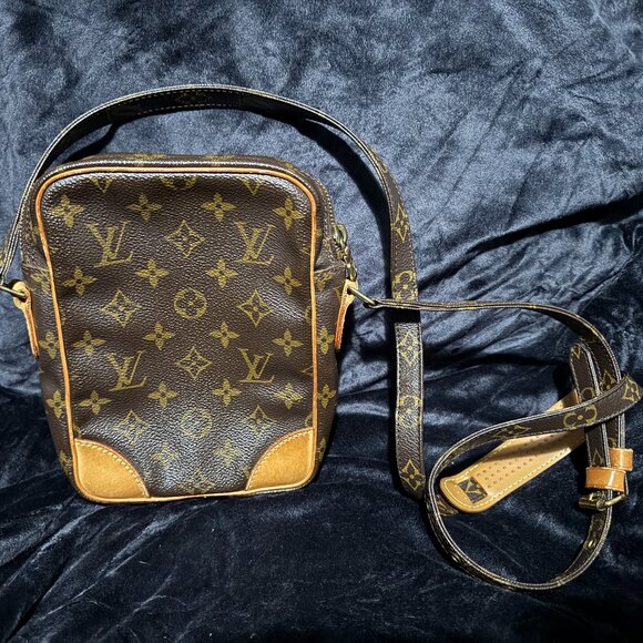 Louis Vuitton Amazone Monogram Canvas Brown Shoulder Mens Crossbody Bag - Picture 1 of 9